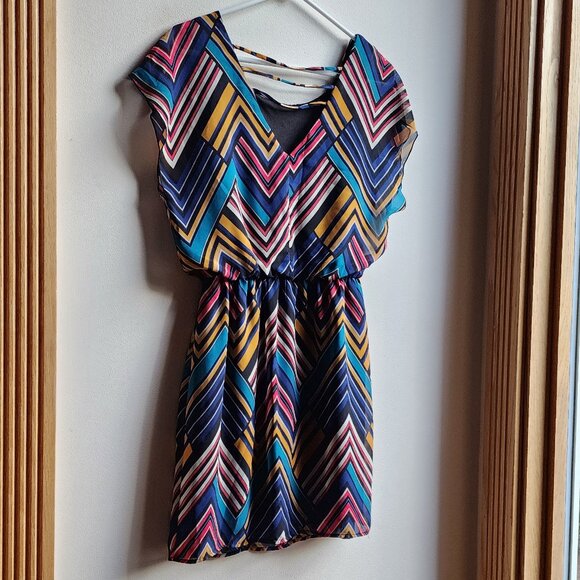 City Triangles Colorful Zig-Zag Retro 80s Dress Size Medium - Picture 12 of 16